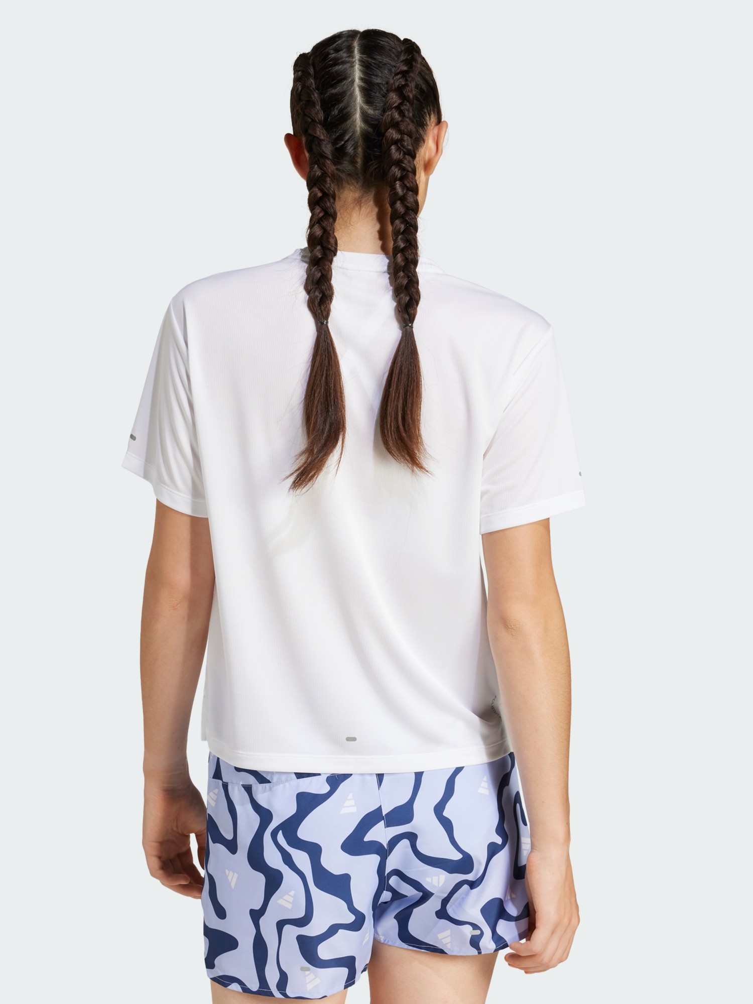 Футболка женская Adidas RUN IT BL TEE W белая JD2349 изображение 3
