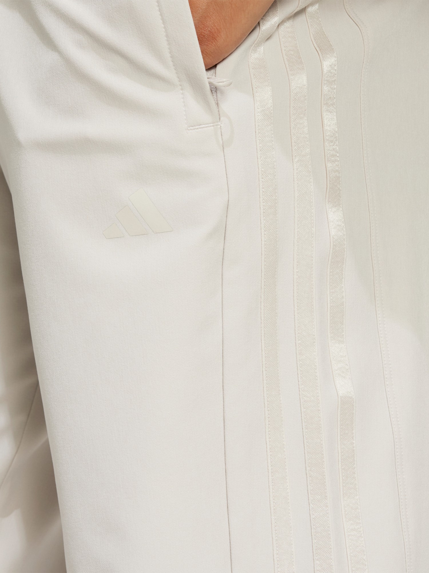 Брюки женские Adidas PACER WVN PANT бежевые JC9852 изображение 4