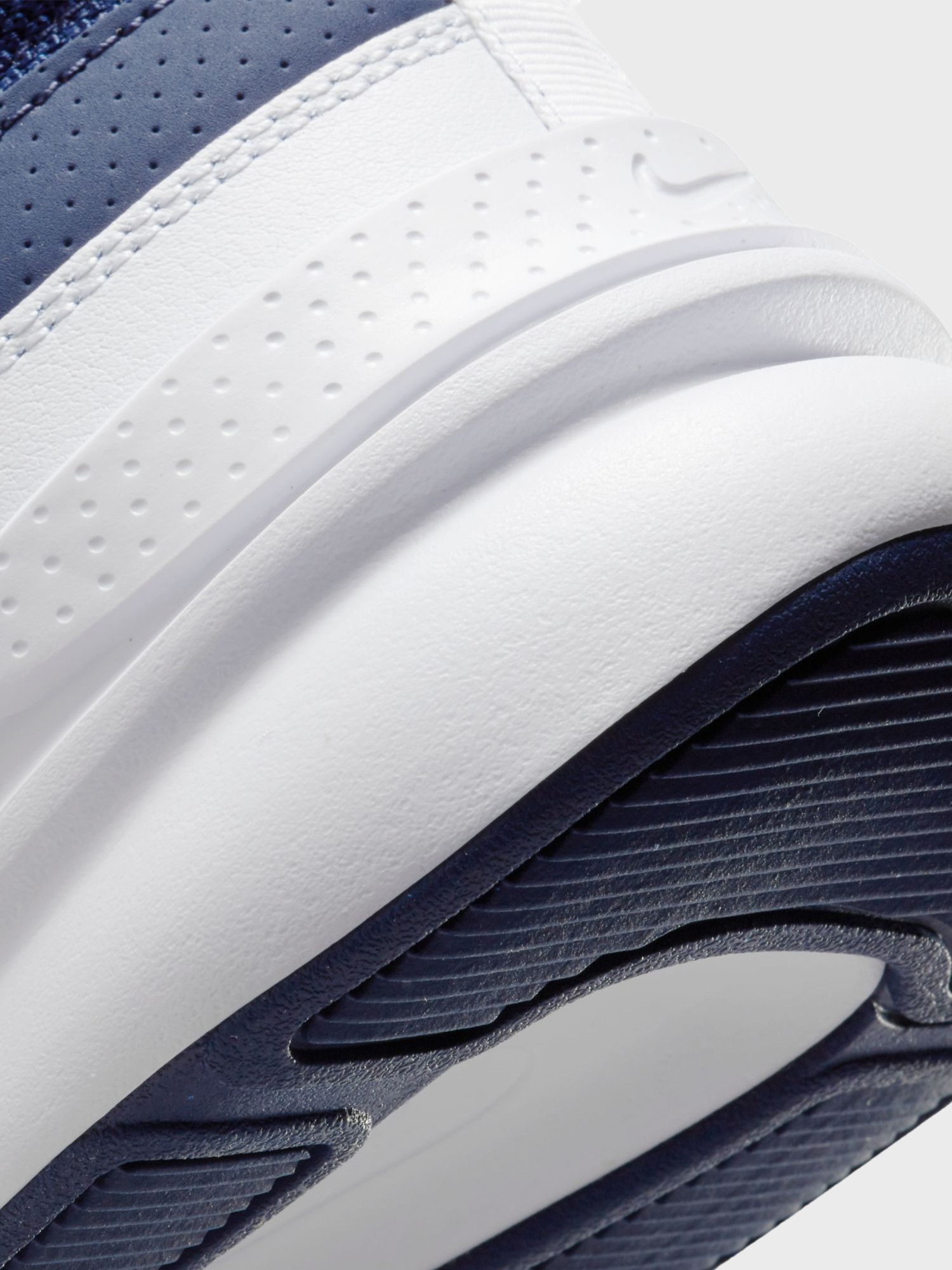 Кроссовки мужские Nike M DEFYALLDAY белые DJ1196-100 изображение 5