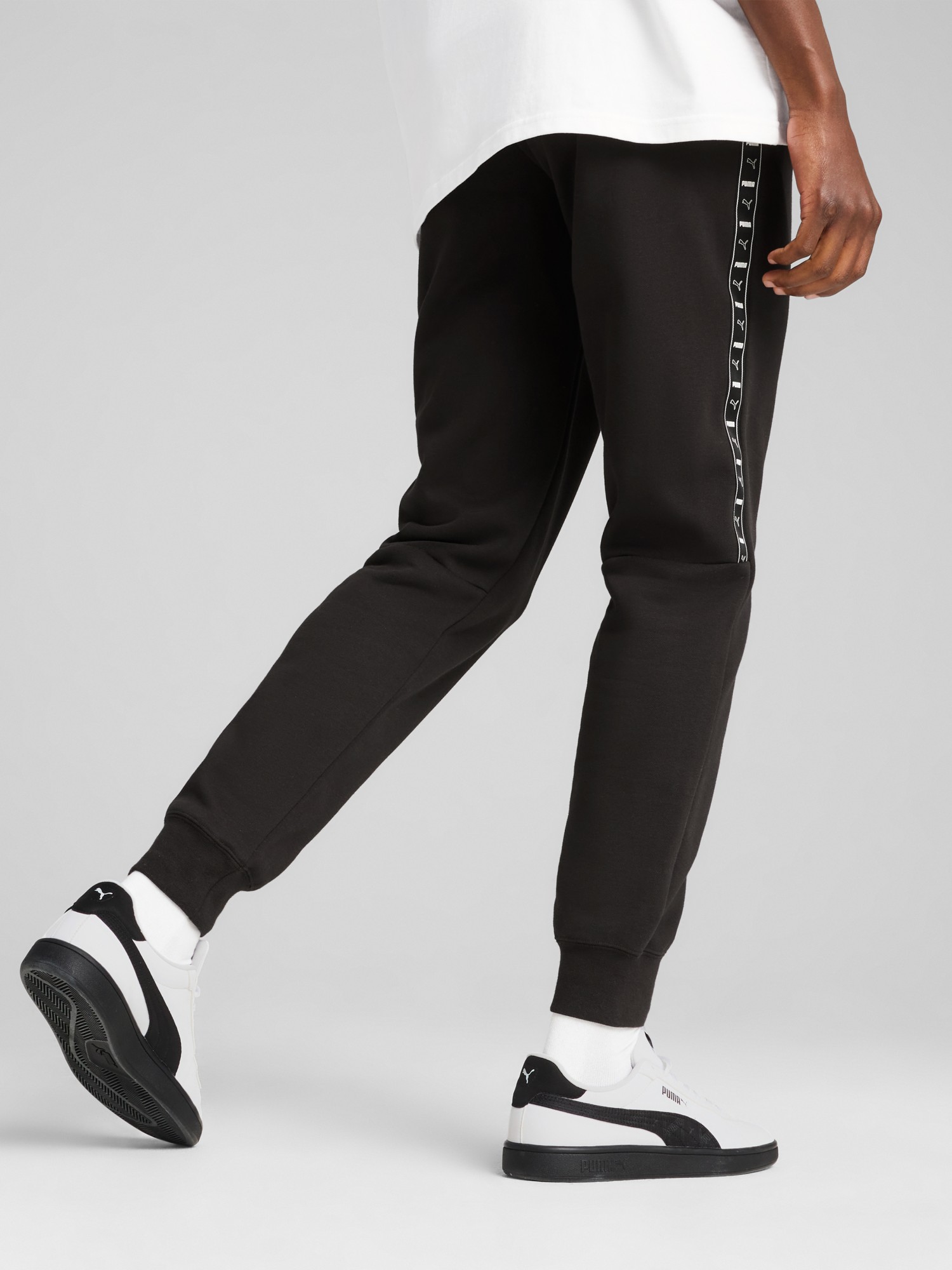 Брюки мужские Puma ESS TAPE Sweatpants черные 68467901 изображение 3