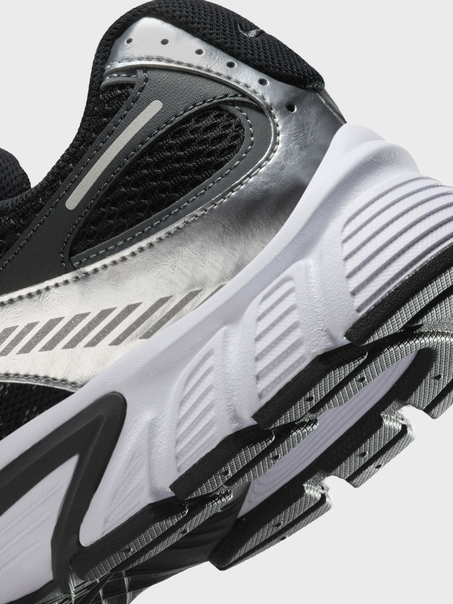 Кроссовки мужские Nike V5 RNR черные HJ5228-004 изображение 5
