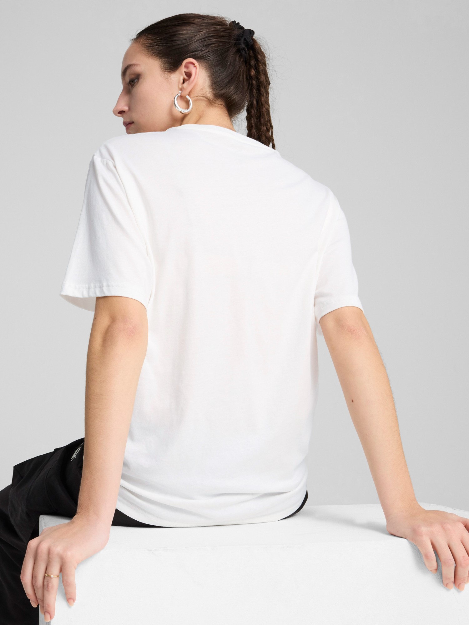 Футболка женская Puma ESS Relaxed Tee белая 68497102 изображение 3