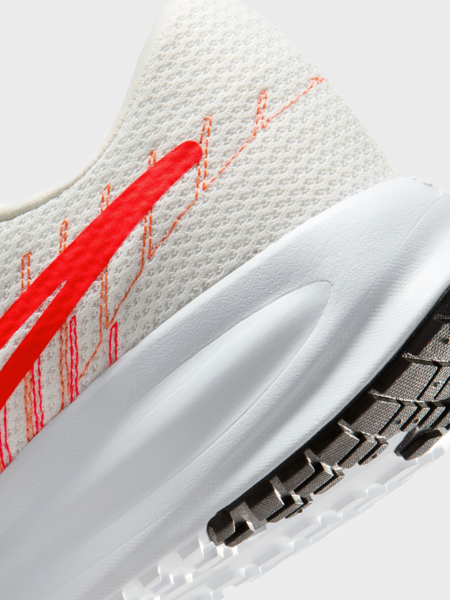 Кроссовки мужские Nike RUN DEFY белые HM9594-103 изображение 5