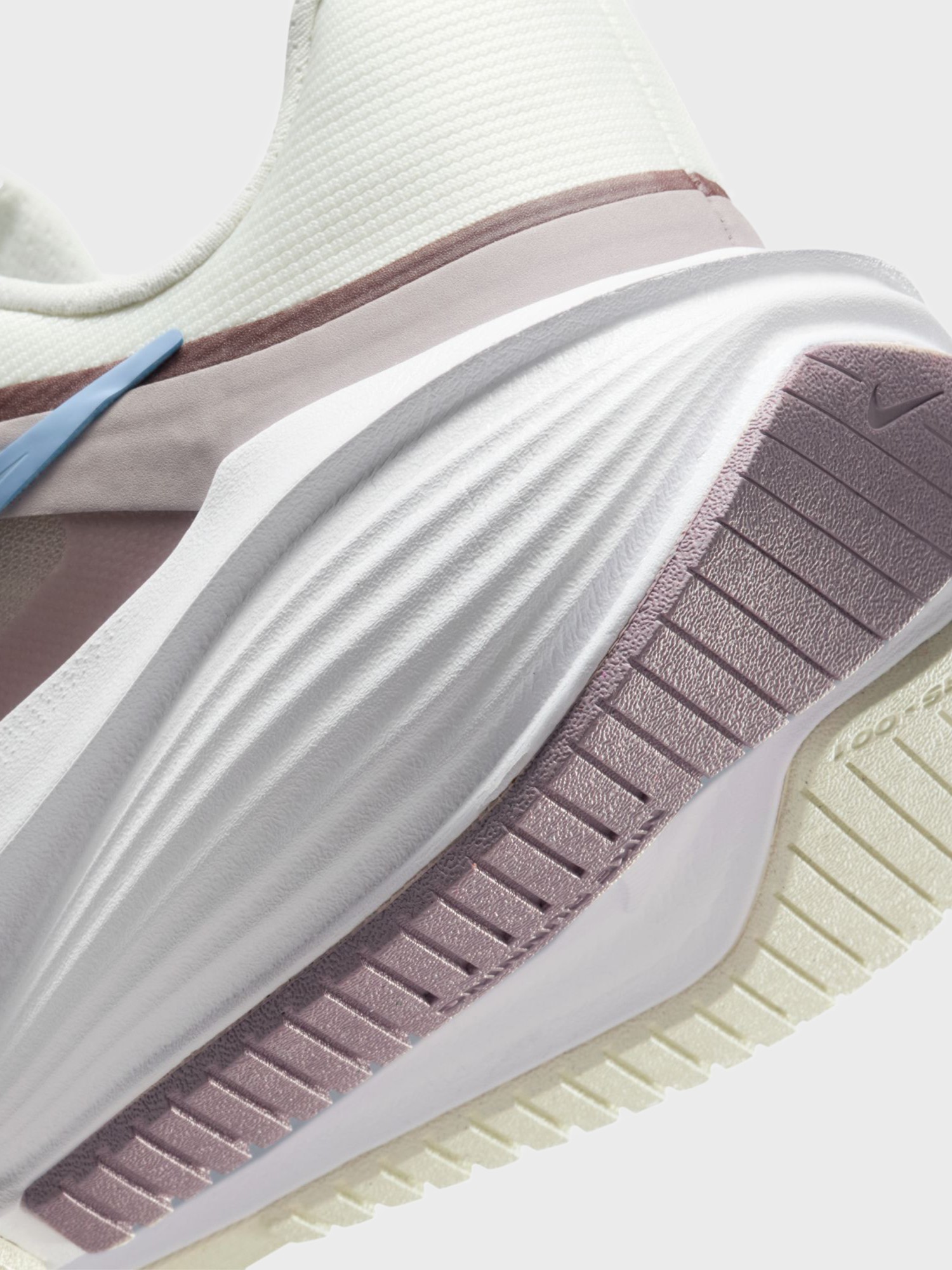 Кроссовки женские Nike DOWNSHIFTER 14 белые IB1899-100 изображение 5