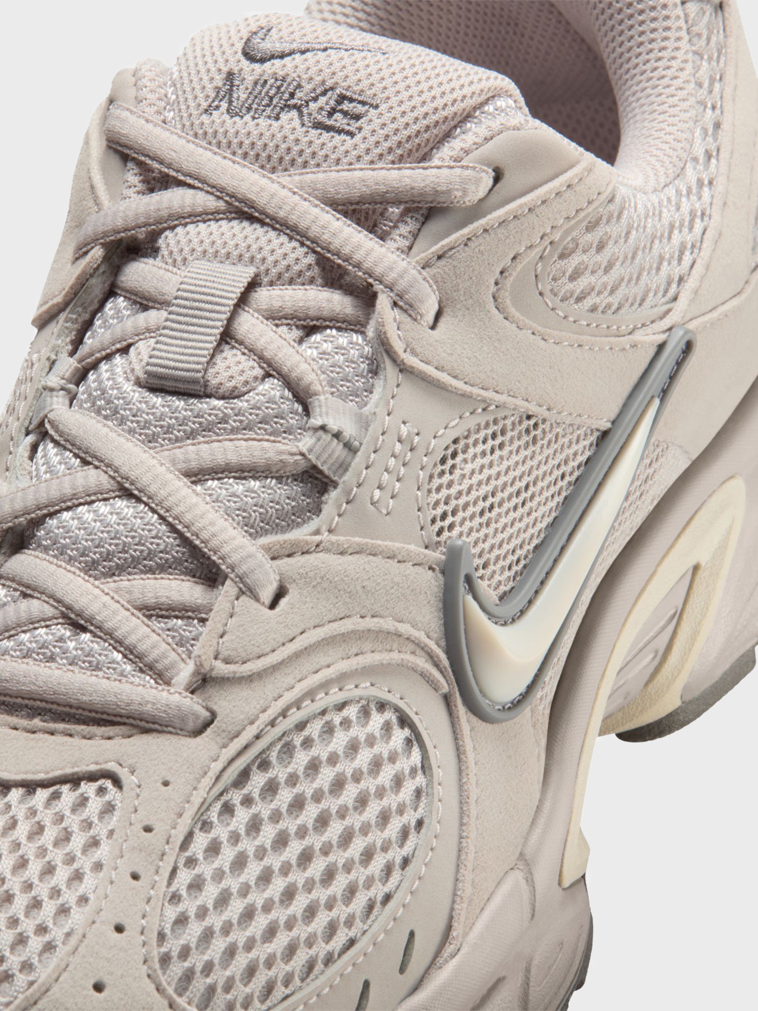 Кроссовки женские Nike W V5 RNR SUEDE бежевые II6294-201 изображение 4
