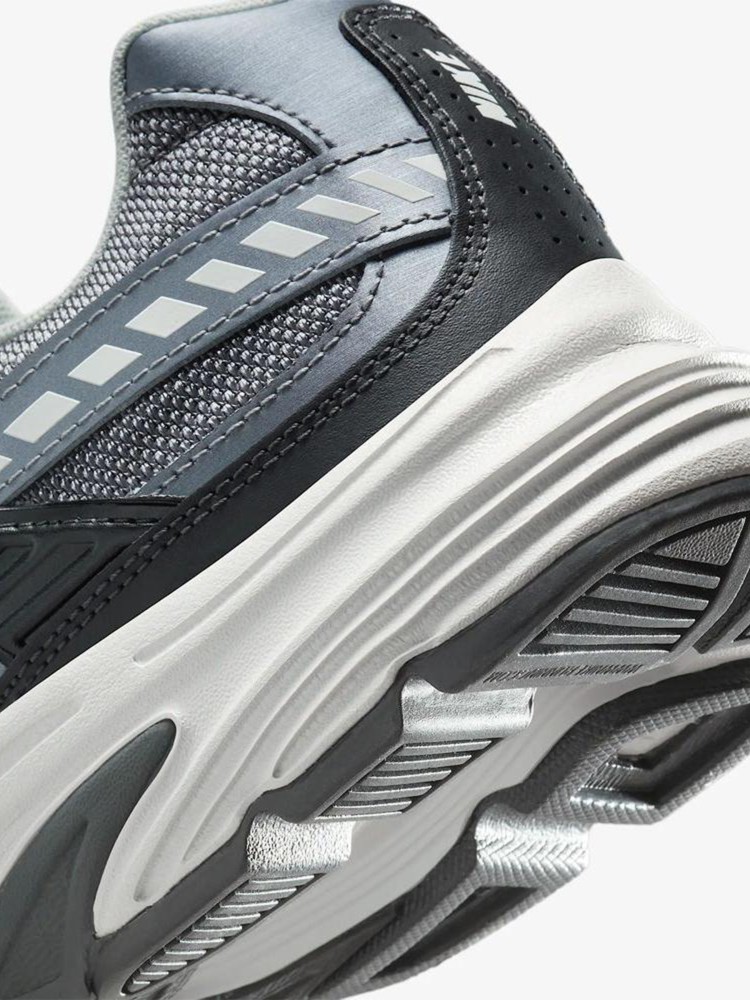 Кроссовки мужские Nike NIKE INITIATOR графитовые IB3083-001 изображение 5