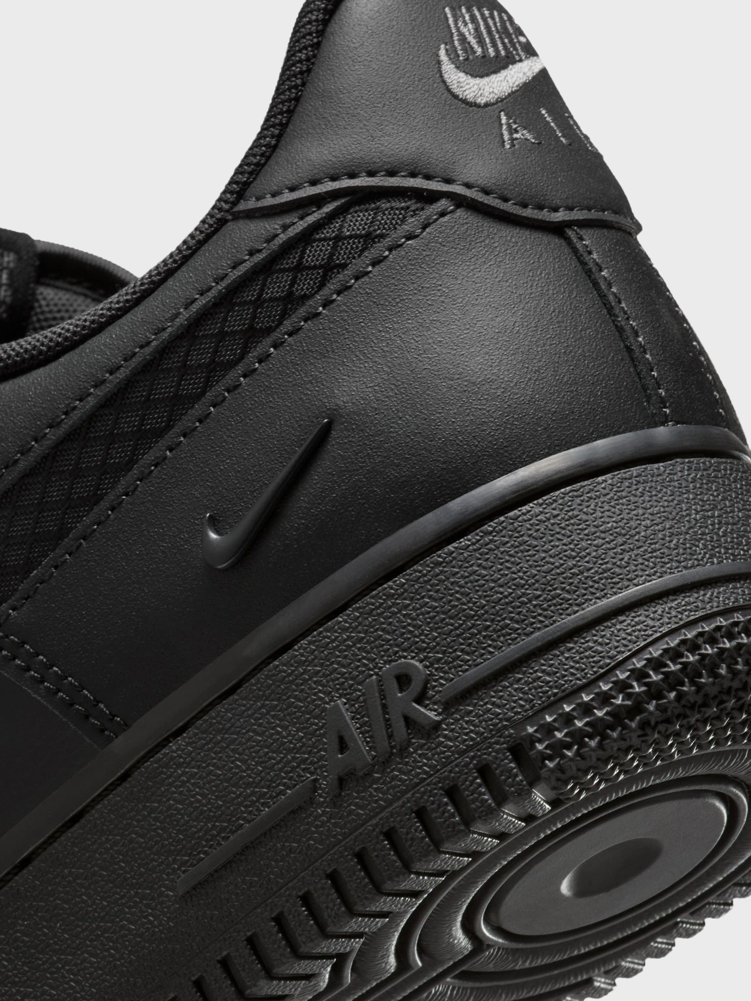Кроссовки мужские Nike NIKE AIR FORCE 1 '07 LV8 JD черные IH4452-001 изображение 6