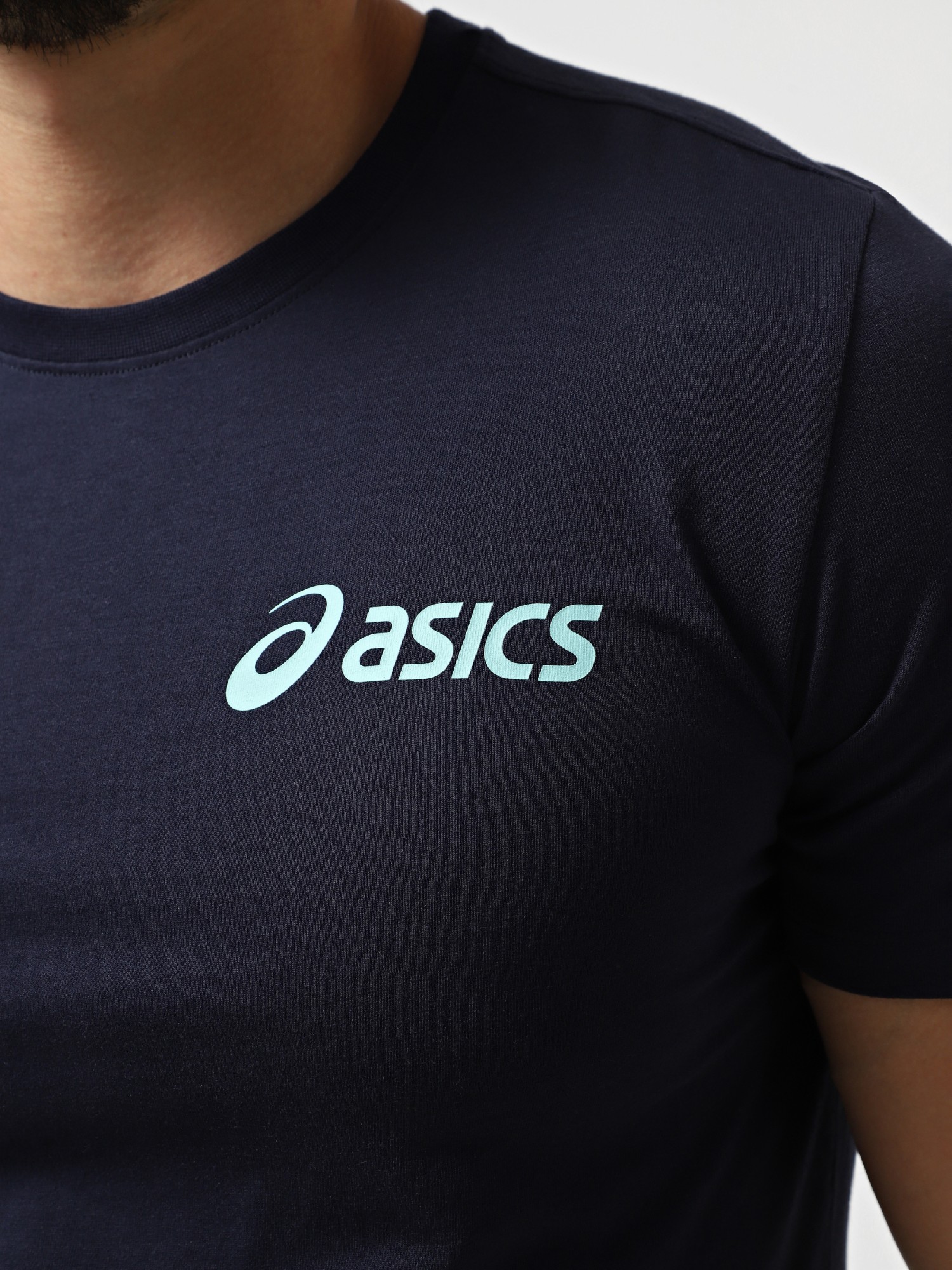 Футболка мужская Asics ASICS CHEST LOGO SS TEE темно-синяя 2031E659-404 изображение 4
