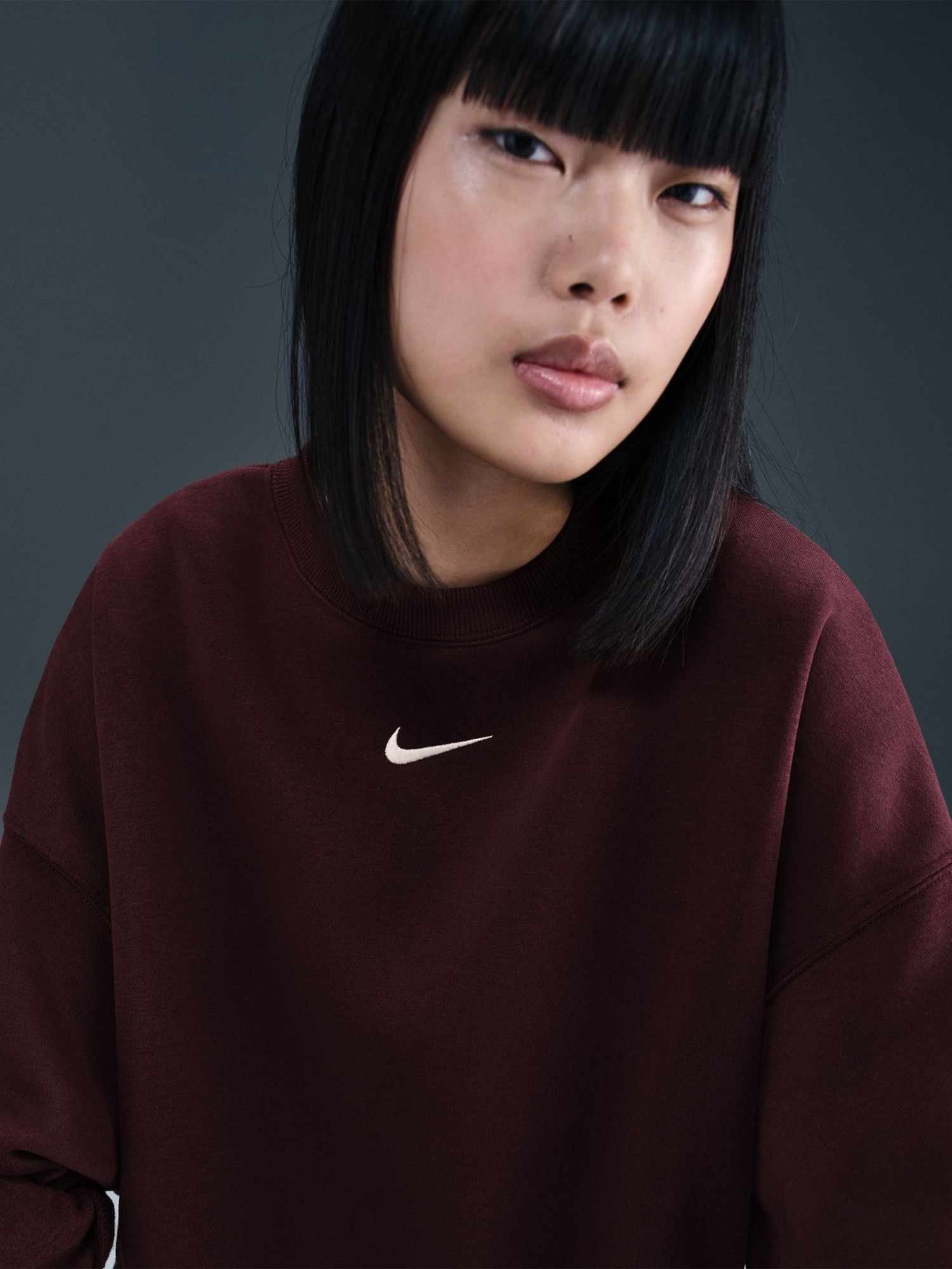 Толстовка женская Nike W NSW STYLE FLC CREW OOS бордовая DQ5761-652 изображение 7