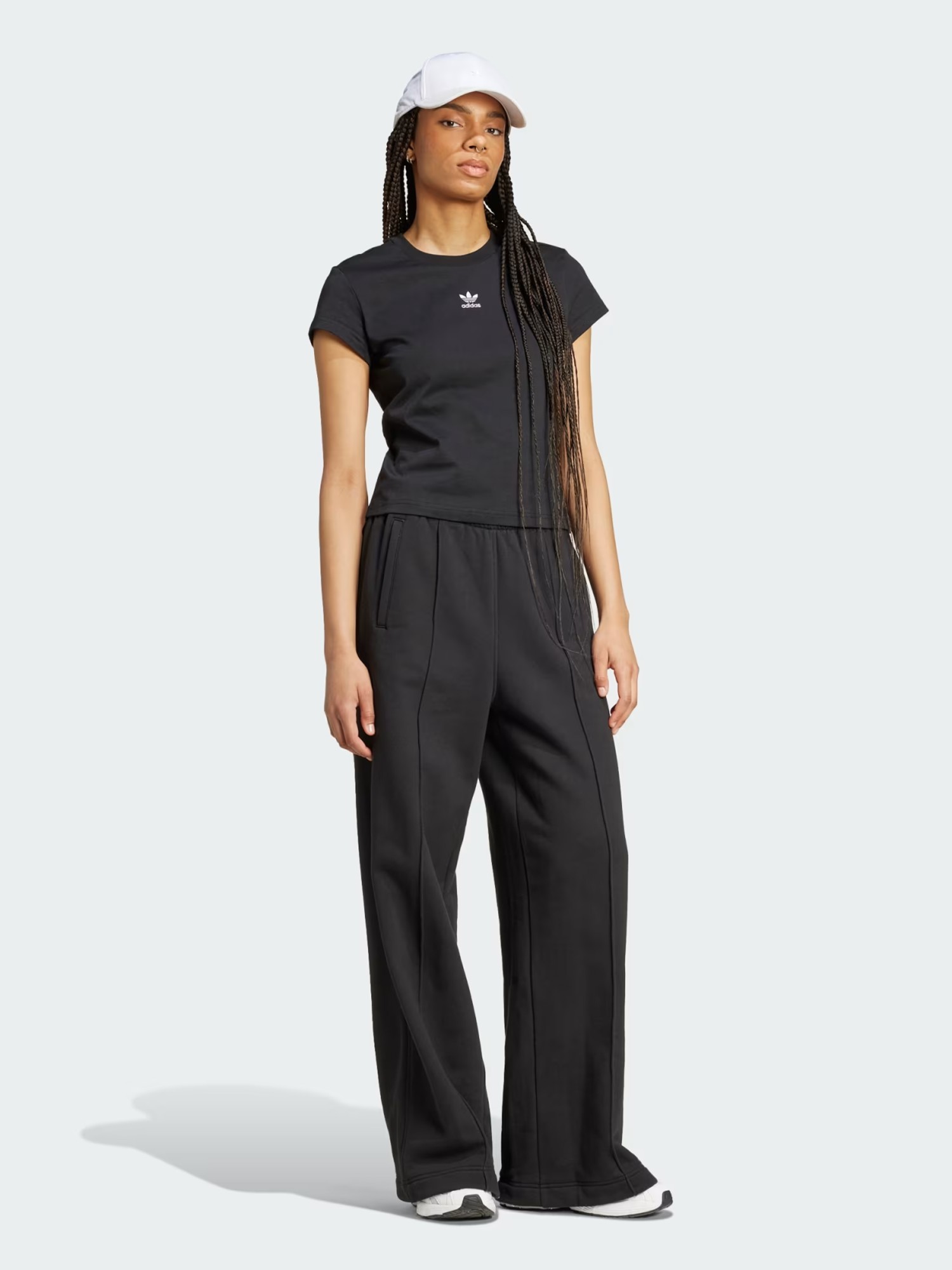 Футболка женская Adidas ESS SLIM TEE черная IW5707 изображение 6