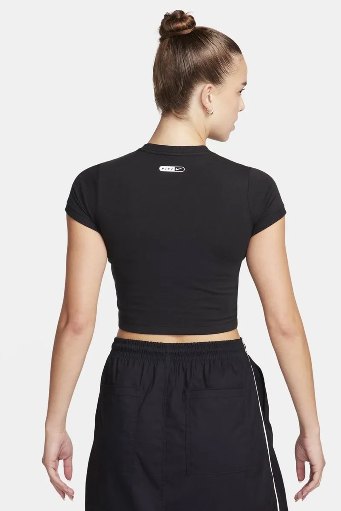 Футболка женская Nike W NSW TEE BBY SW черная FV5310-010 изображение 3