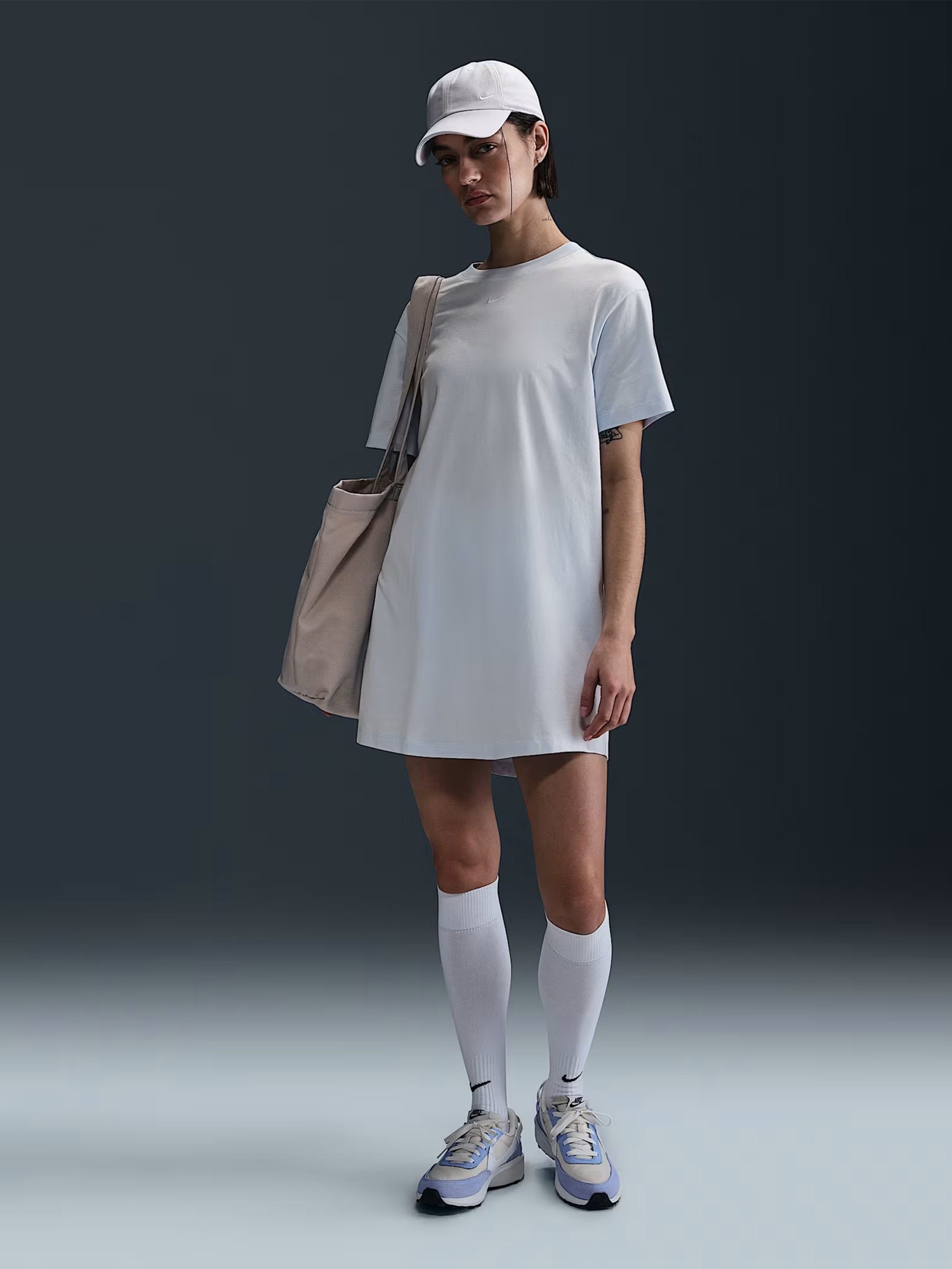Платье женское Nike W NSW ESSNTL SS DRESS TSHRT голубое DV7882-423 изображение 2