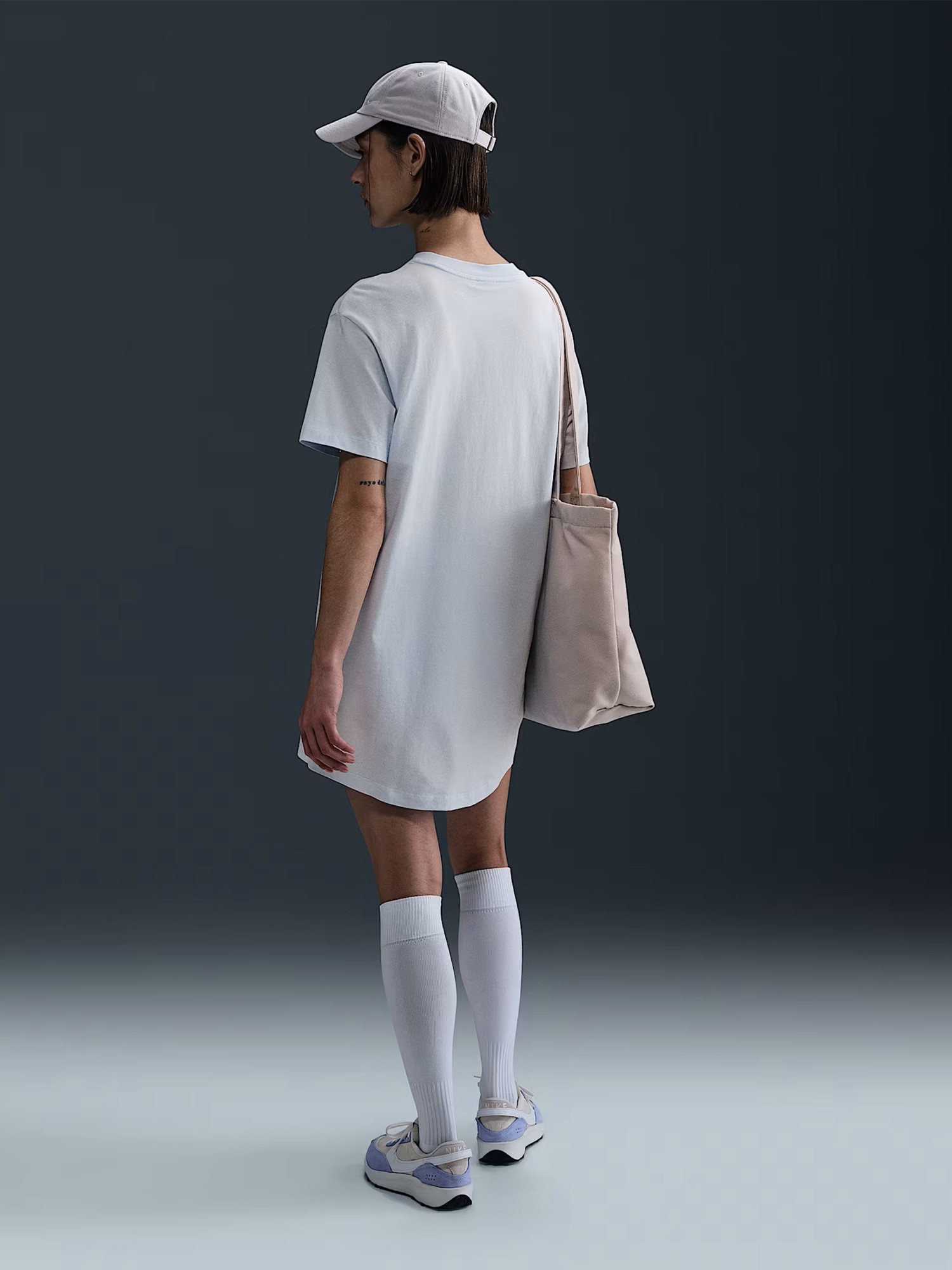 Платье женское Nike W NSW ESSNTL SS DRESS TSHRT голубое DV7882-423 изображение 5