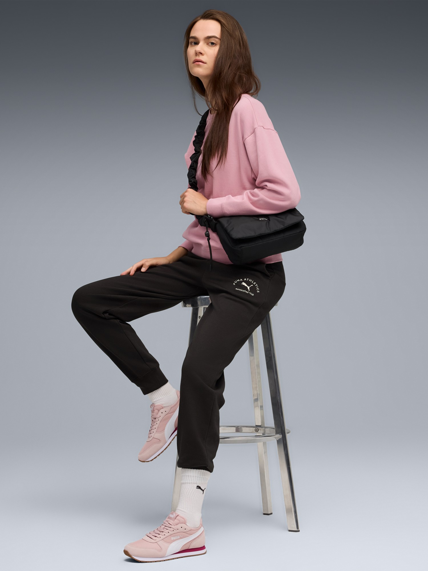 Брюки женские Puma CLASS Comfort Sweatpants TR черные 68813501 изображение 4