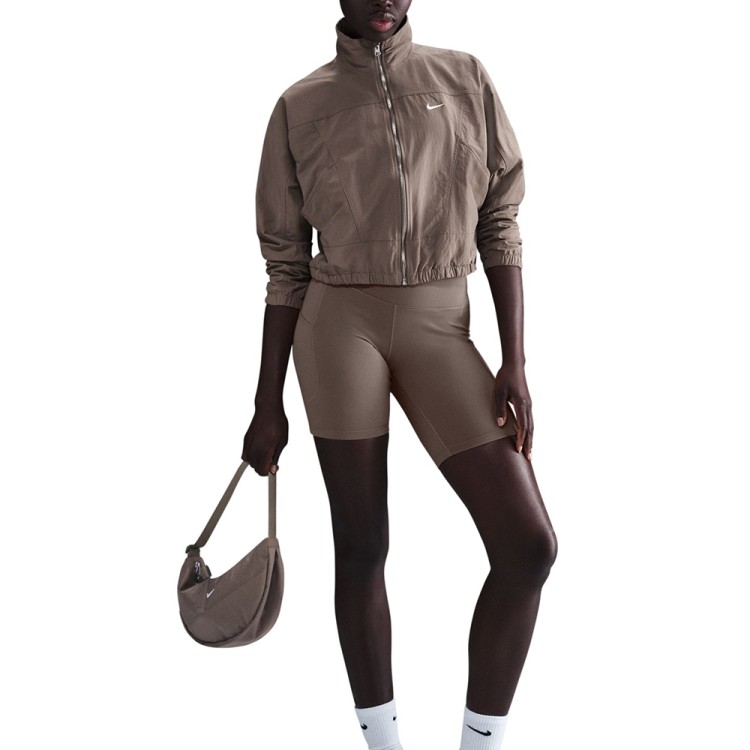 Ветровка женская Nike W NSW EVRTHNG WVN RPL UV JKT коричневая HJ0999-233 изображение 1