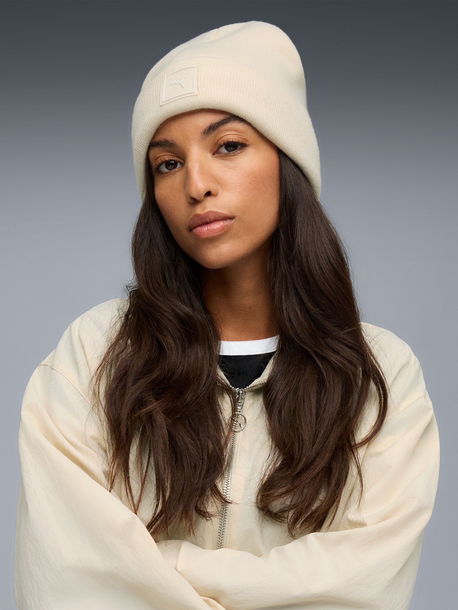 Шапка  Puma WARDROBE ESS High Crown Beanie молочная 02640905 изображение 5