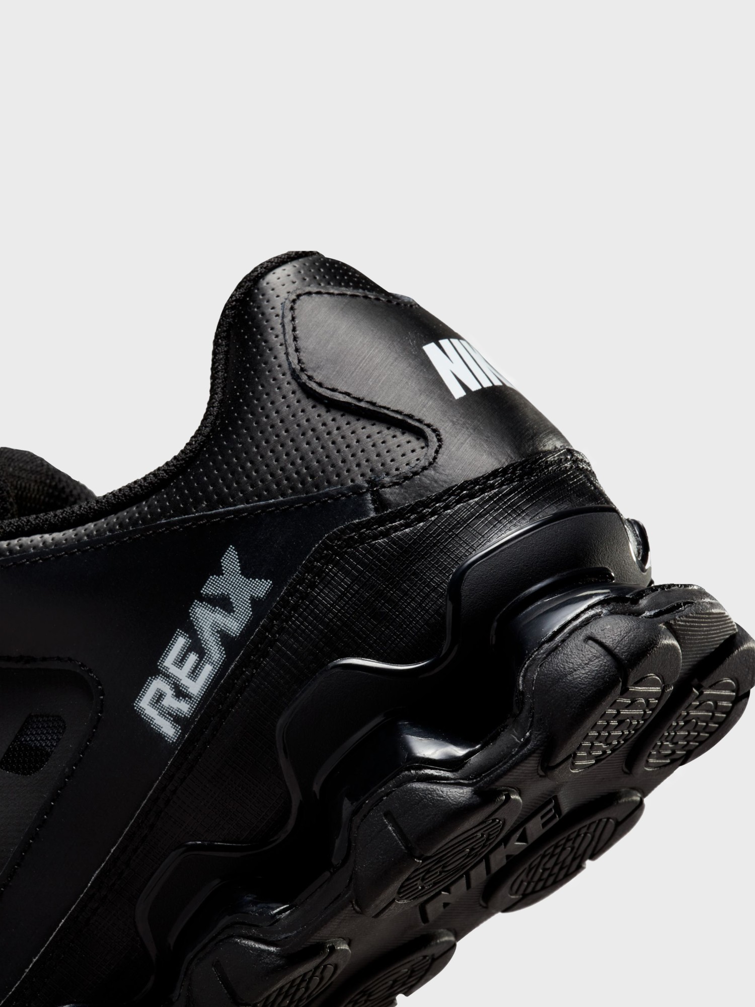 Кроссовки мужские Nike M REAX 8 TR MESH черные 621716-033 изображение 5