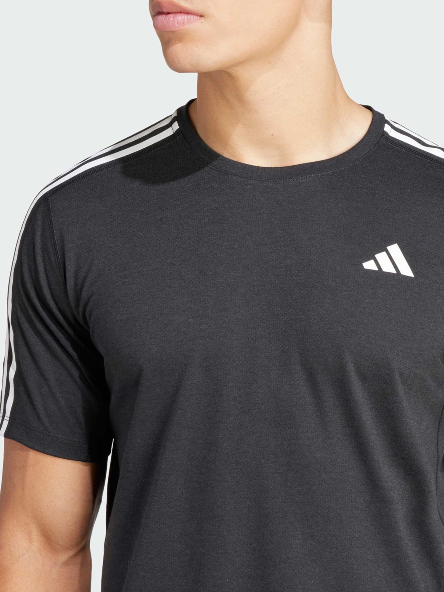 Футболка мужская Adidas OTR E 3S TEE черная IQ3834 изображение 5